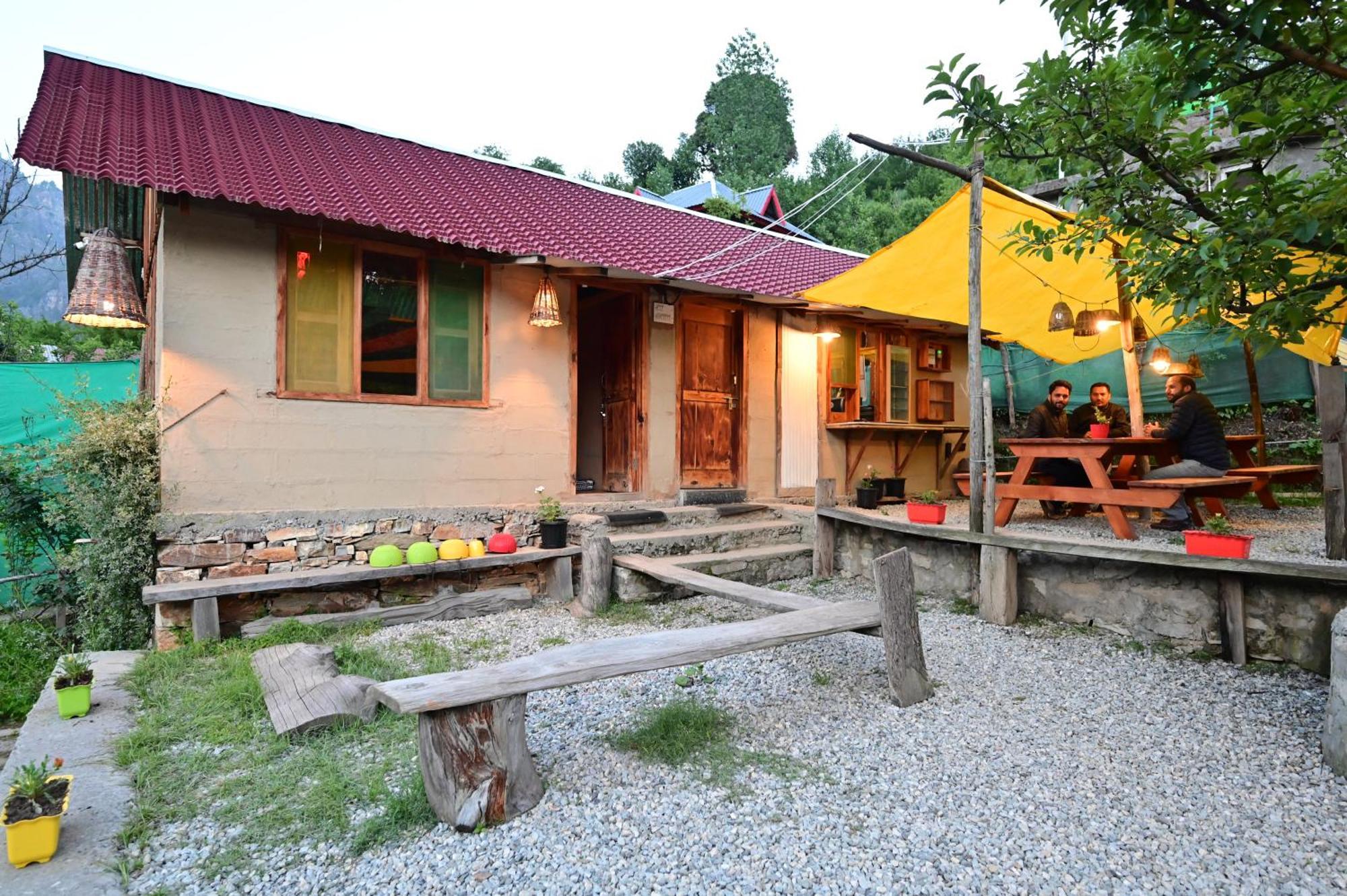 Himalayan Mud Resort Касол Екстериор снимка