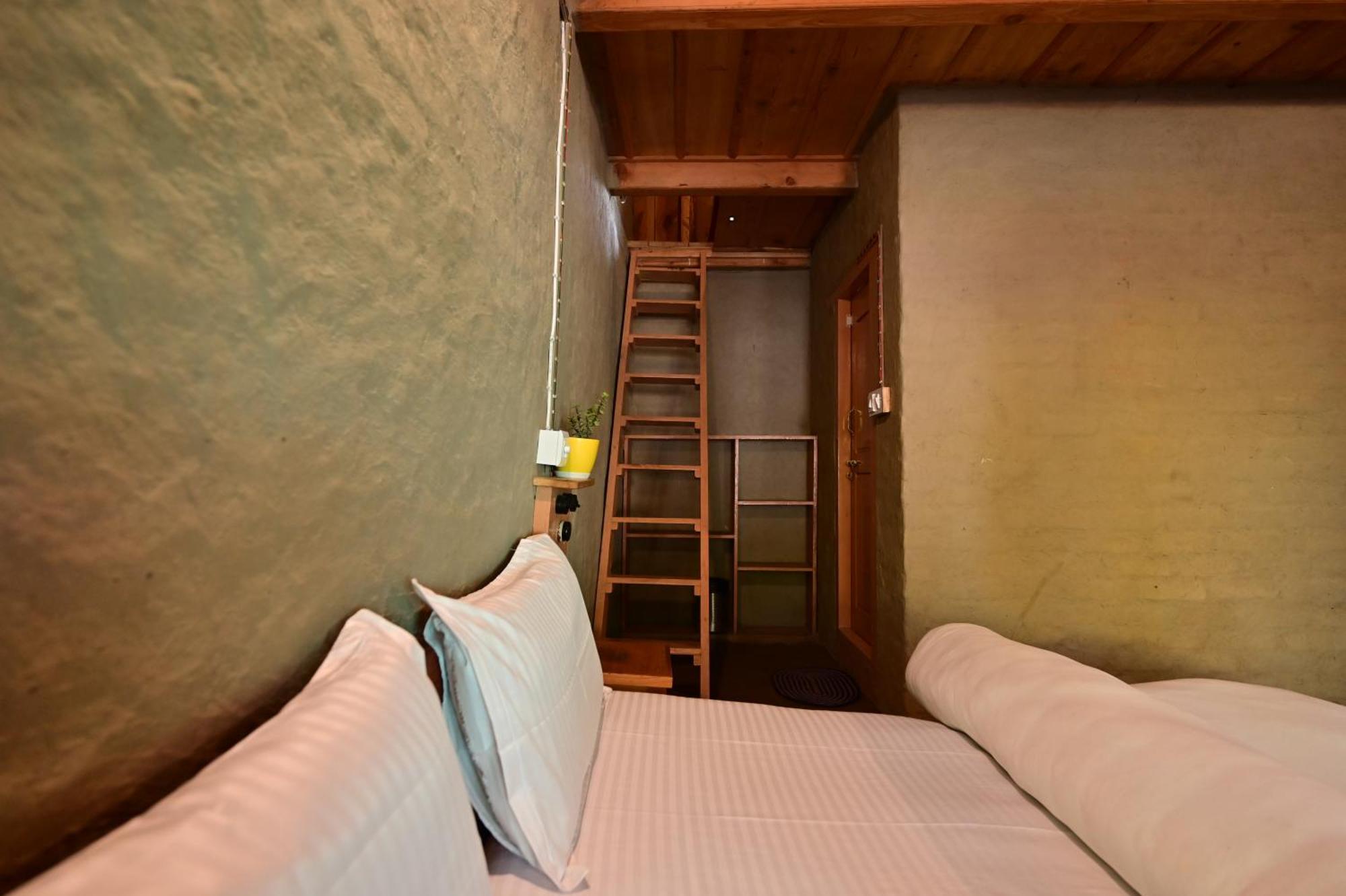 Himalayan Mud Resort Касол Екстериор снимка