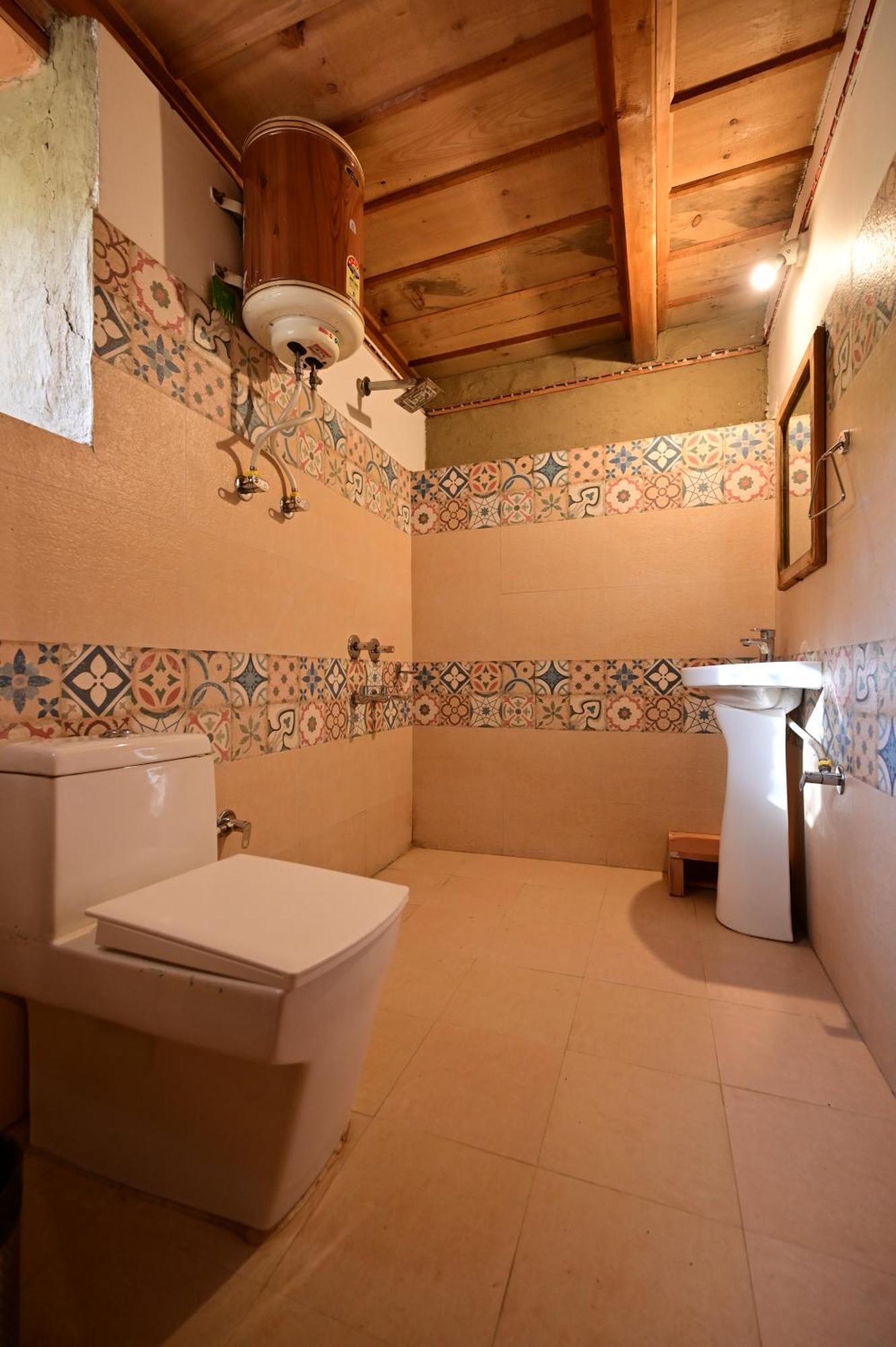Himalayan Mud Resort Касол Стая снимка